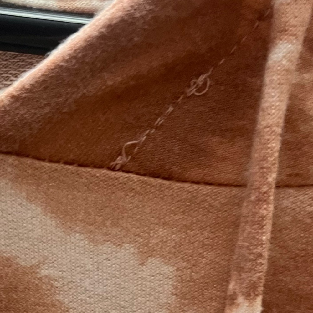 BETSEY JOHNSON Performance Tan White Tie Dye Hoodie sweatshirt very soft & cozy - Picture 6 of 6